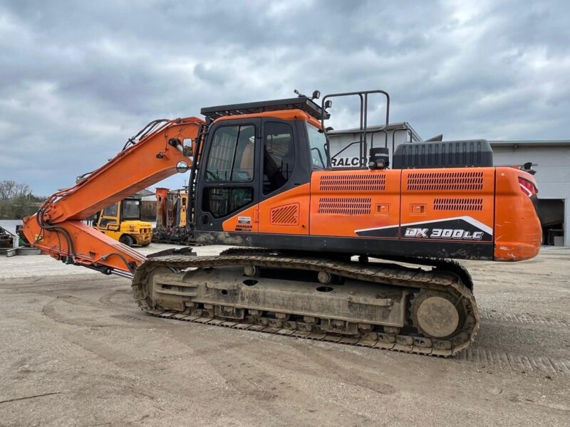 Gebrauchtmaschinen Doosan DX300 LC-7