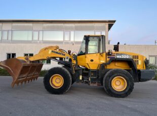 Komatsu WA 320